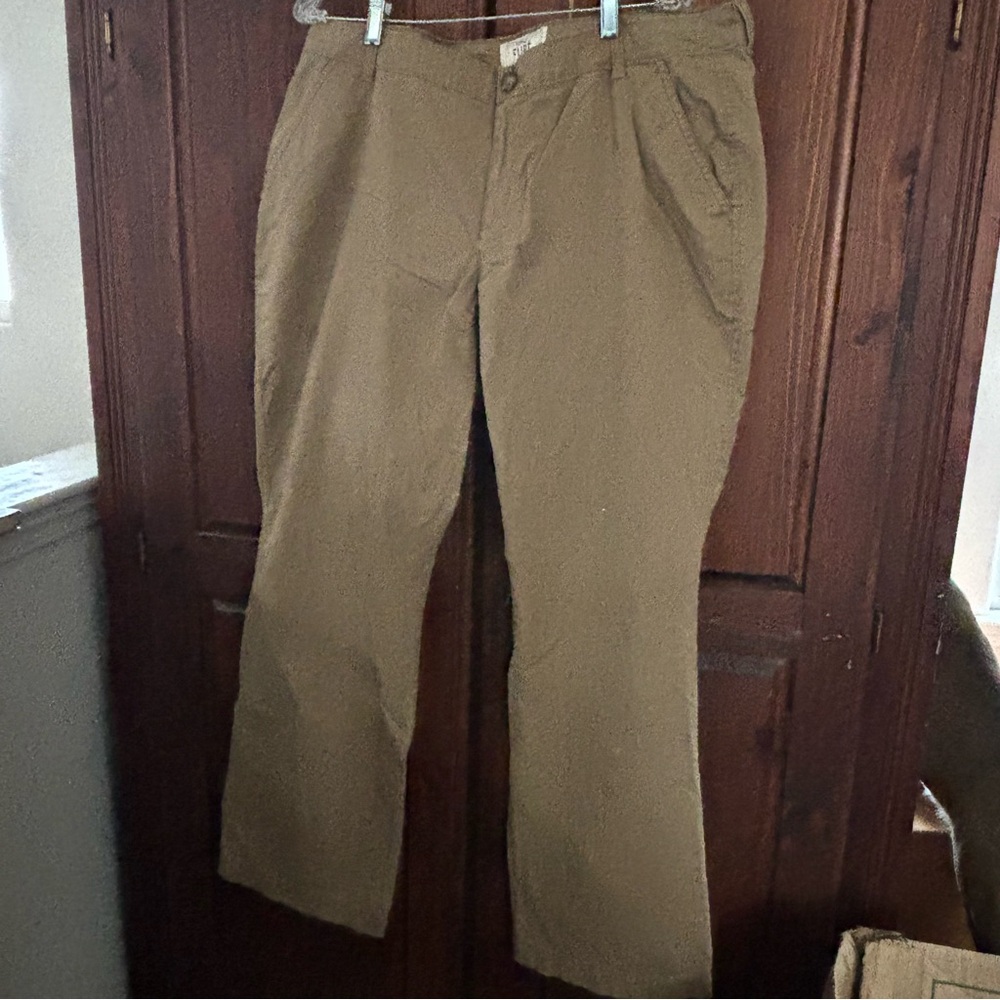 Old Navy khaki pants